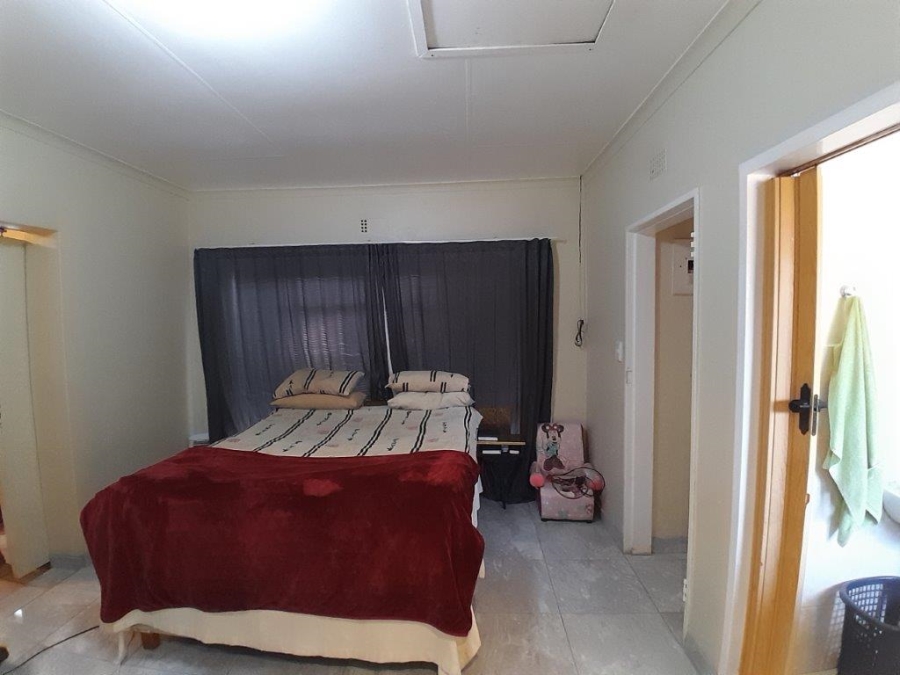 5 Bedroom Property for Sale in Geelhoutpark North West